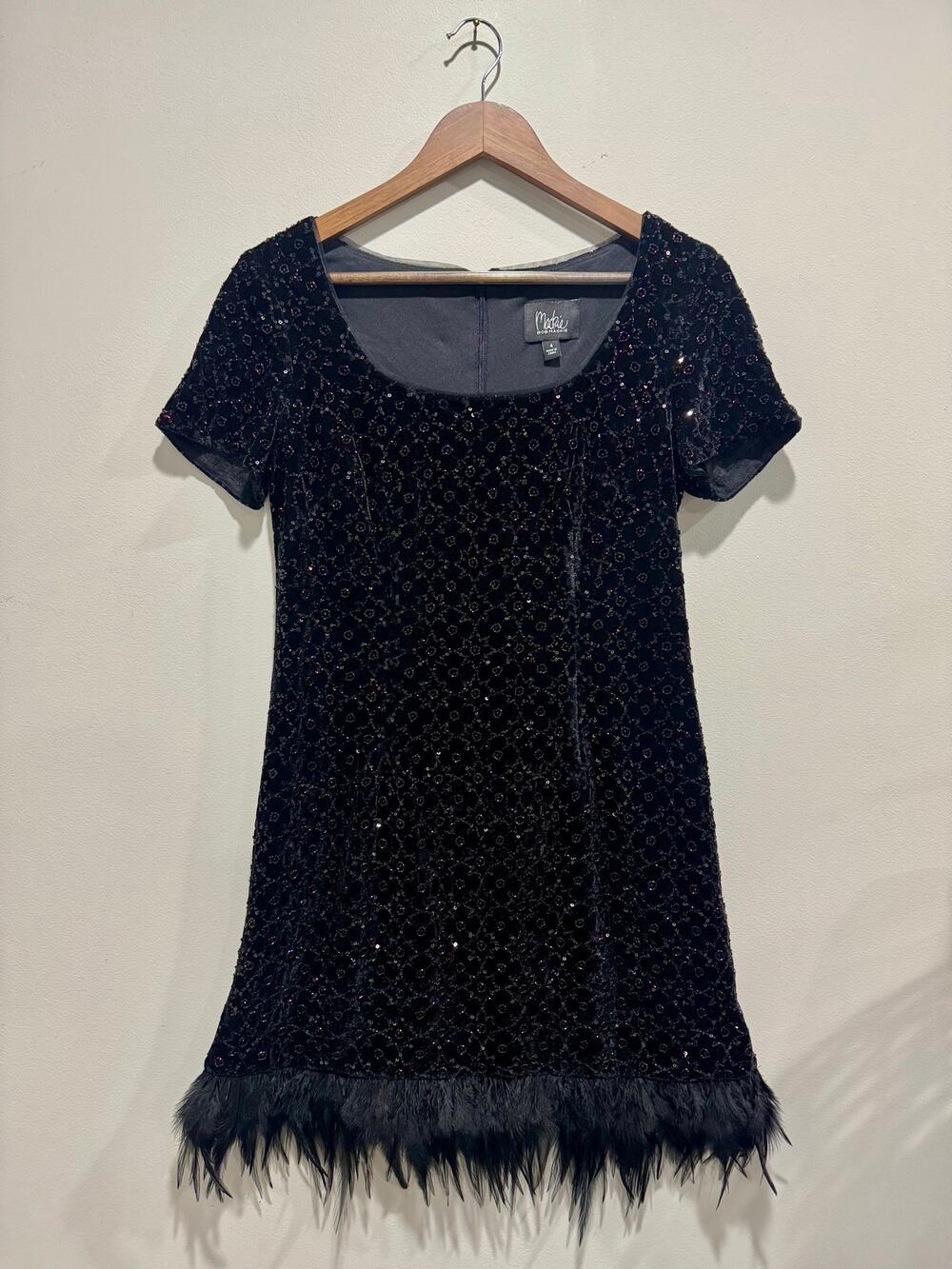 Mackie Bob Mackie Black Beaded Velvet Feather Mini Dress Size 4